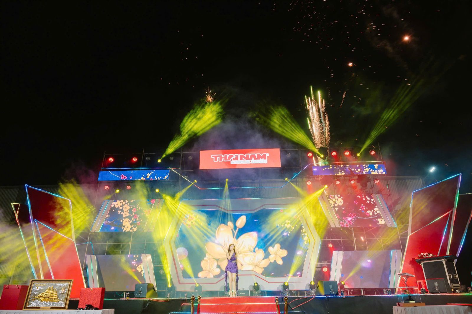 Hệ thống ánh sáng sân khấu