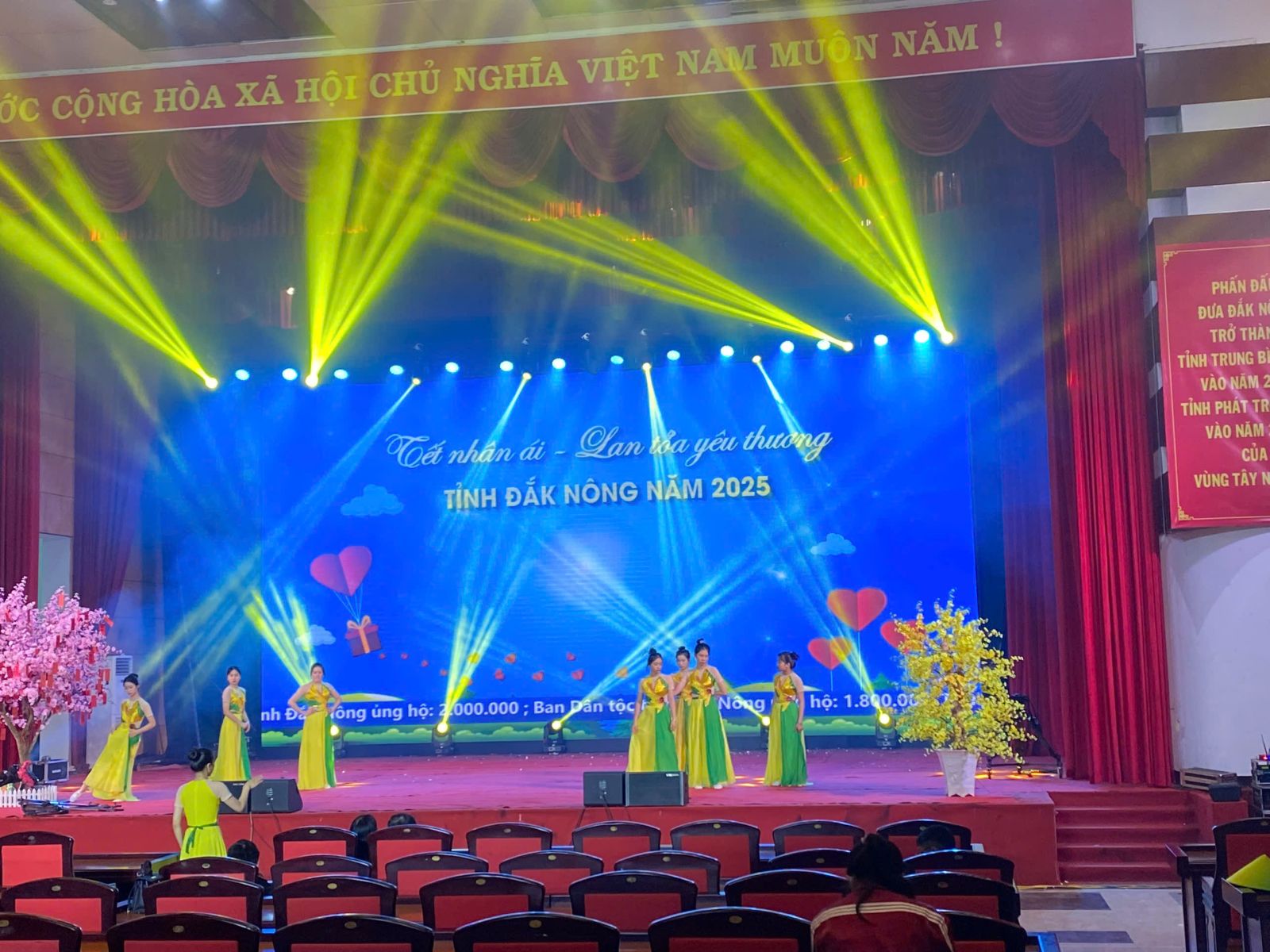 Thuê sân khấu làm sự kiện đắk nông